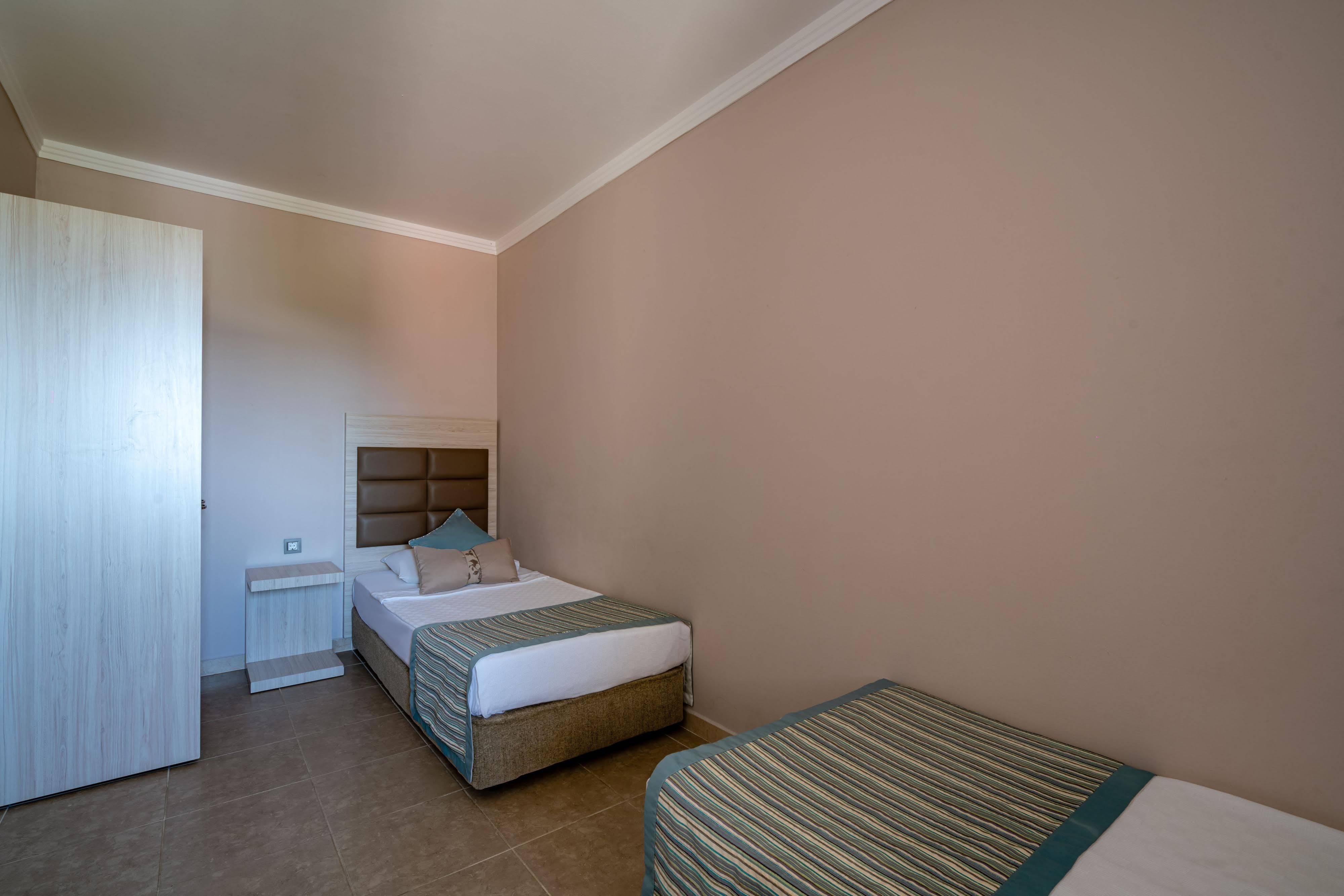 Palmeras Beach Hotel Payallar 外观 照片